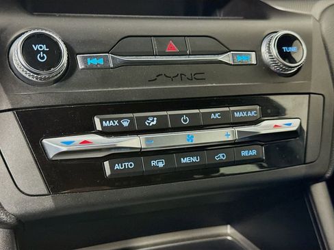 Used 2020 Ford Explorer XLT w/ Equipment Group 202A image 19