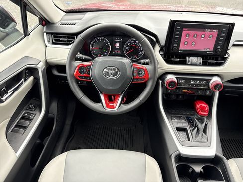 Used 2021 Toyota RAV4 XLE Premium FWD image 12