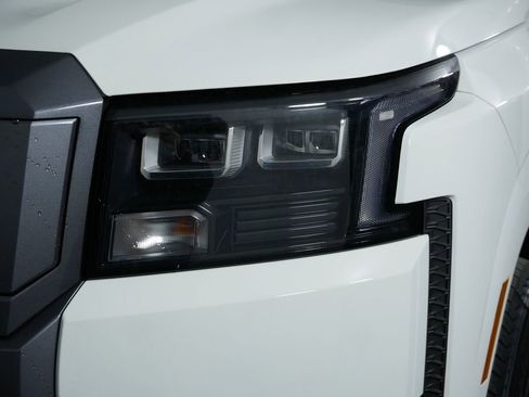 New 2026 Nissan Frontier SV w/ All-Weather Content Package AWD/4WD image 14