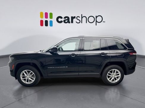 Used 2023 Jeep Grand Cherokee Laredo AWD/4WD image 2