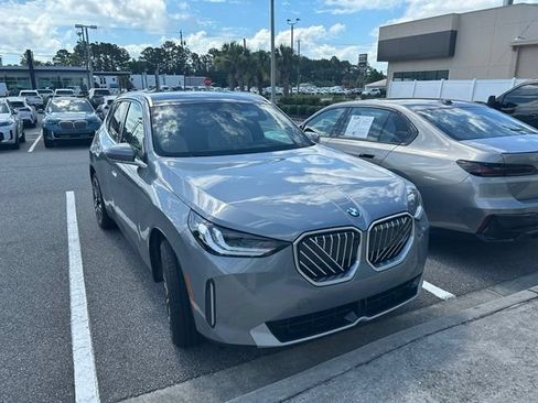 Used 2025 BMW X3 xDrive30i w/ Premium Package AWD/4WD image 2
