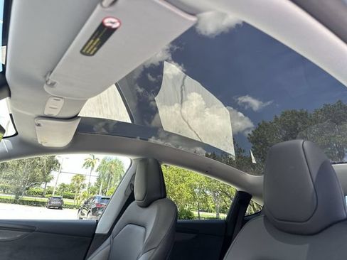 Used 2026 Tesla Model Y 2WD image 22