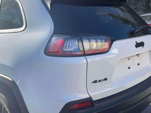 Used 2022 Jeep Cherokee 4WD Altitude image 11