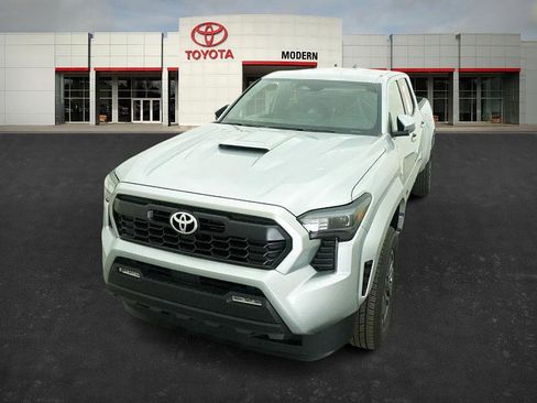 New 2025 Toyota Tacoma TRD Sport image 5