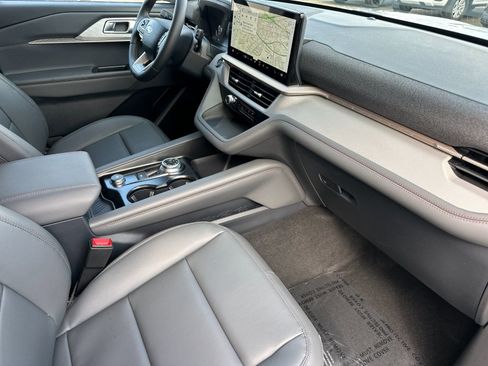 New 2026 Ford Explorer Active w/ Active Comfort Package RWD image 17