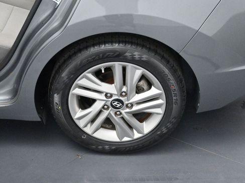 Used 2019 Hyundai Elantra SEL image 26