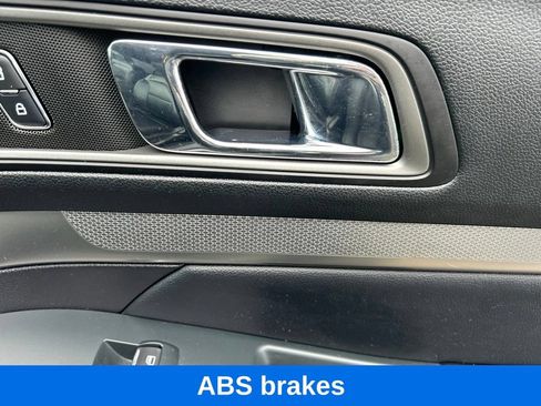 Used 2019 Ford Explorer XLT w/ Equipment Group 202A AWD/4WD image 18