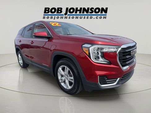 Used 2022 GMC Terrain SLE FWD image 1