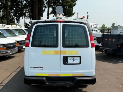Used 2013 Chevrolet Express 2500 RWD image 9