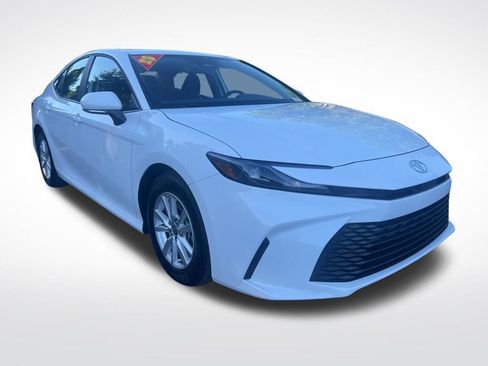 Used 2025 Toyota Camry LE w/ Convenience Package FWD image 3