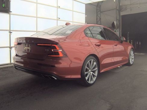 Used 2019 Volvo S60 T5 Momentum w/ Premium Package image 2