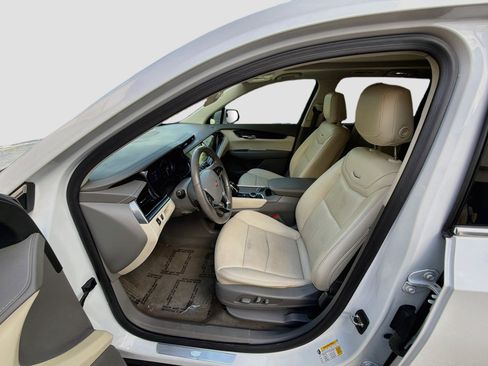 Used 2022 Cadillac XT6 Premium Luxury FWD image 18