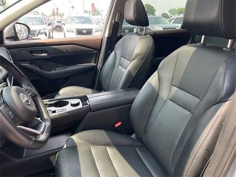 Used 2022 Nissan Rogue SL w/ SL Premium Package image 17