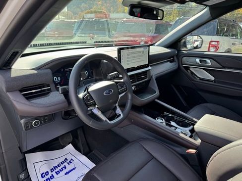 New 2026 Ford Explorer Platinum image 14