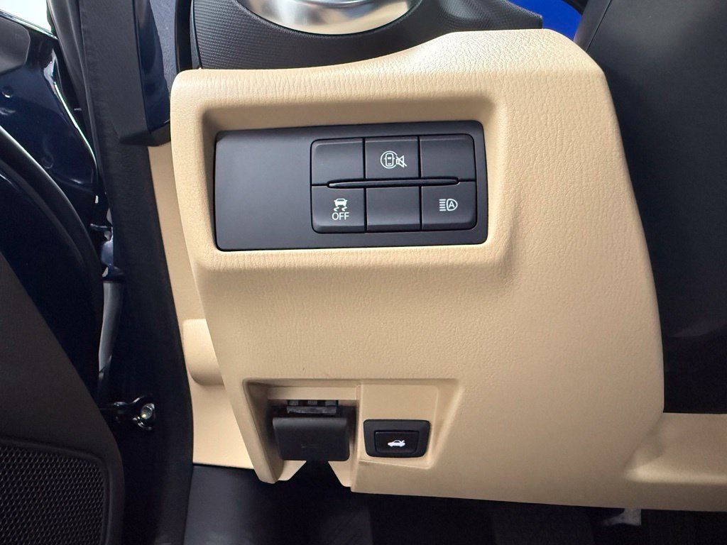 Used 2026 MAZDA MX-5 Miata RF Grand Touring RWD image 19