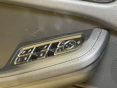 Certified 2026 Porsche Macan AWD/4WD image 39