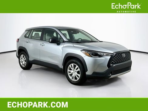 Used 2025 Toyota Corolla Cross L FWD image 1