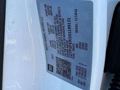 Certified 2025 GMC Canyon Denali AWD/4WD image 27