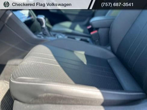 Used 2023 Volkswagen Tiguan SE R-Line image 23
