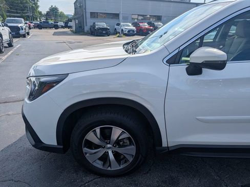 Used 2023 Subaru Ascent Premium w/ Convenience Package AWD/4WD image 2
