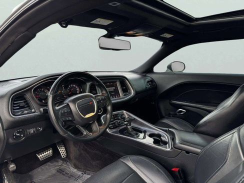 Used 2017 Dodge Challenger SXT Plus image 20