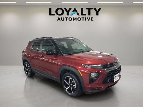 Used 2022 Chevrolet TrailBlazer RS w/ Sun and Liftgate Package AWD/4WD image 7