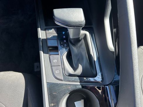 Used 2025 Hyundai Elantra SEL FWD image 19