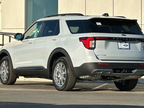 New 2026 Ford Explorer Active w/ Active Comfort Package image 5