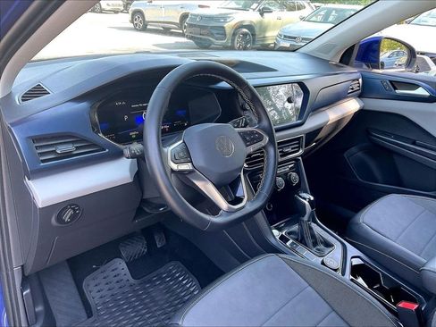 Used 2023 Volkswagen Taos SE AWD/4WD image 8