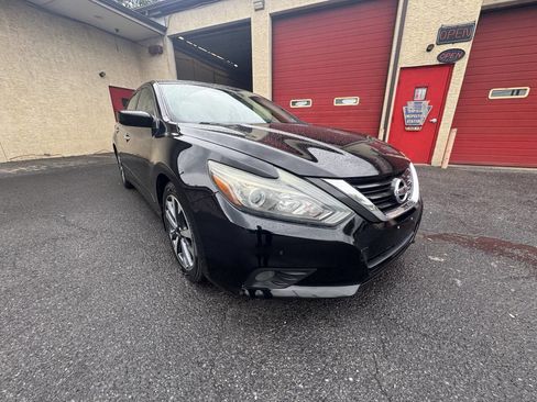 Used 2017 Nissan Altima 2.5 SR FWD image 10