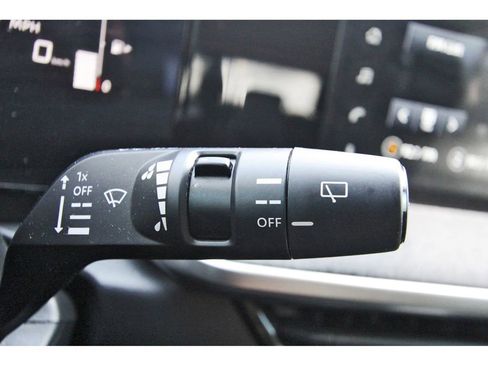 Used 2025 Nissan Kicks SV w/ Charging Package FWD image 12