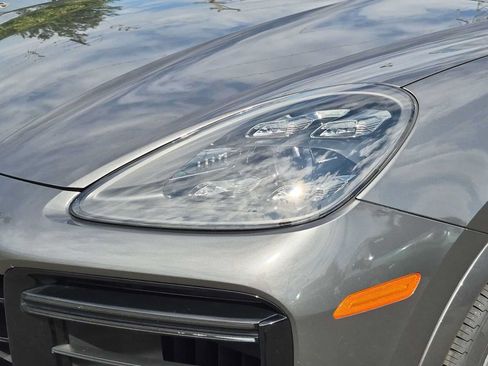Used 2019 Porsche Cayenne Turbo AWD/4WD image 11