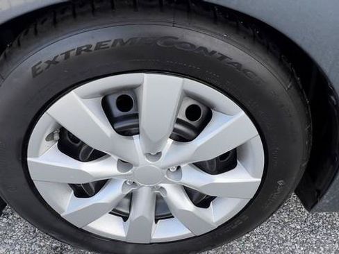 Used 2014 Toyota Corolla LE FWD image 21