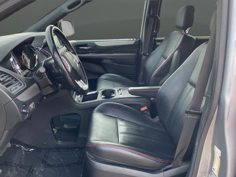 Used 2019 Dodge Grand Caravan GT FWD image 9