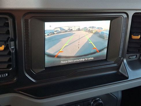 Used 2022 Ford Bronco Badlands image 17