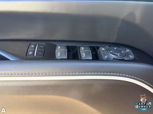 Used 2021 Cadillac Escalade Premium Luxury w/ LPO, Illumination Package AWD/4WD image 7