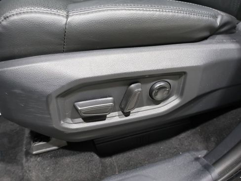 Used 2023 Toyota Tundra Limited image 10