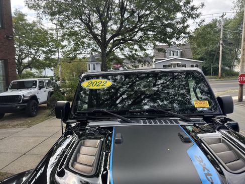 Used 2022 Jeep Wrangler Unlimited Rubicon 4xe w/ Steel Bumper Group image 11