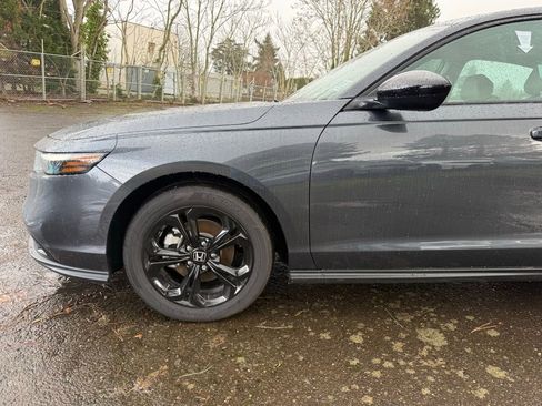 New 2025 Honda Accord SE image 4