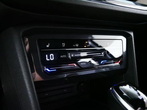 Used 2023 Volkswagen Tiguan SEL R-Line AWD/4WD image 23