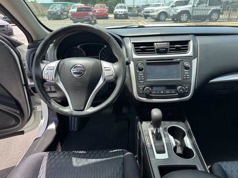 Used 2016 Nissan Altima 2.5 SV w/ Convenience Package FWD image 15