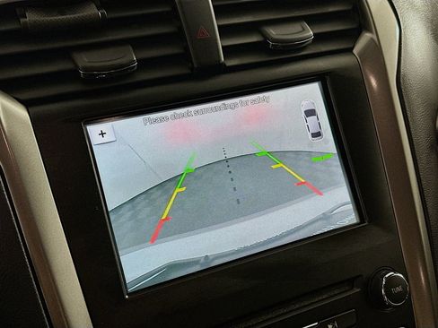 Used 2017 Ford Fusion SE image 22