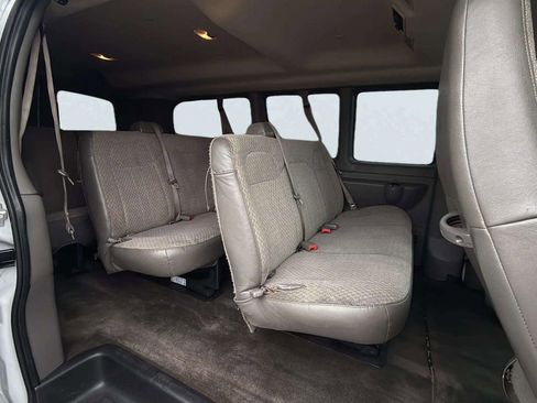 Used 2018 Chevrolet Express 3500 LT w/ LT Preferred Equipment Group RWD image 15