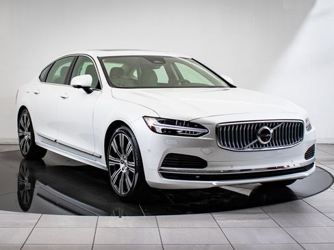 Used 2024 Volvo S90 T8 Ultimate image 12