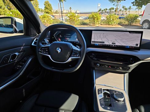 Used 2025 BMW 330i xDrive Sedan image 19