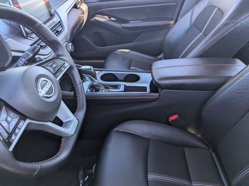 Used 2025 Nissan Altima 2.5 SR image 19