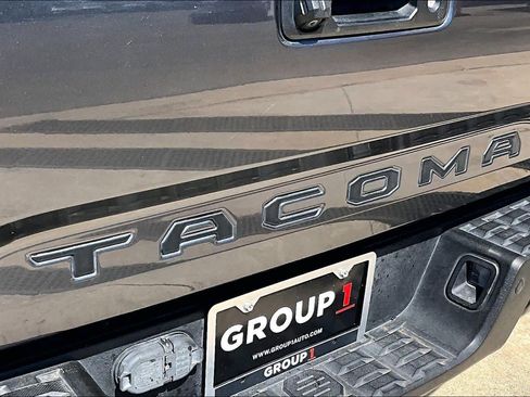 Used 2022 Toyota Tacoma Limited w/ Nightshade Package AWD/4WD image 10
