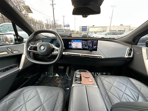 Used 2023 BMW iX xDrive50 w/ Ultimate Package 2 image 25