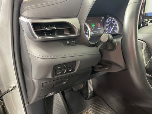 Used 2022 Toyota Highlander Platinum AWD/4WD image 29