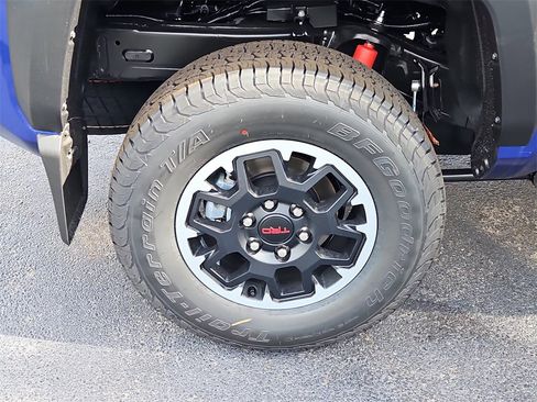 New 2025 Toyota Tacoma TRD Off-Road image 5